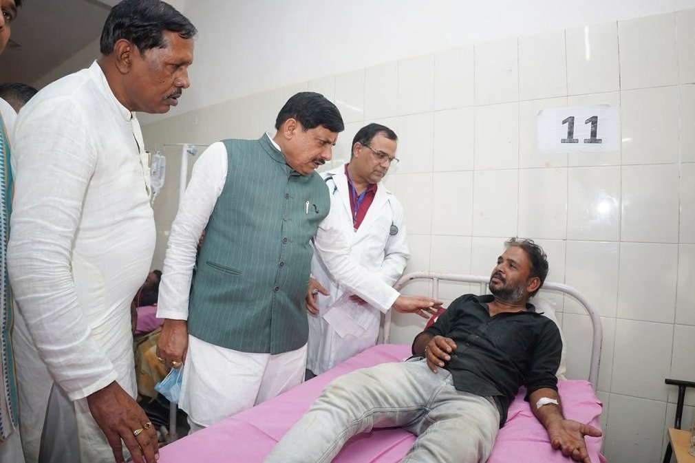 Bhopal News: सागर जहरीली शराब कांड: नई दिल्ली से सीधे सागर पहुंचे सीएम डॉ. यादव, कहा- दोषियों को ऐसी सजा देंगे कि दोबारा कोई इस तरह की हिम्मत नहीं करेगा