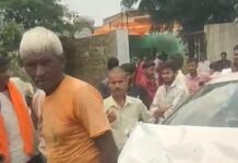 Sheopur News:कार हटाने को लेकर विवाद, ट्रैक्टर से कार को 100 मीटर तक घसीटा, फिर लहराई बंदूक Sheopur News