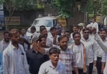 Khandva News: डोंगरगांव से सिरपुर तक जर्जर सड़क को लेकर ग्रामीणों का आक्रोश, कलेक्ट्रेट पहुंचकर नारेबाजी; आंदोलन की चेतावनी Khandva News: