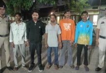 Raipur Crime: रायपुर में चाकू की नोंक पर राहगीरों से लूट, 5 आरोपी और एक नाबालिग गिरफ्तार; एक्टिवा-कैटीएम बाइक जब्त Raipur Crime