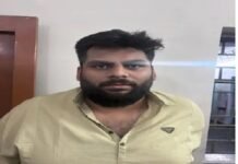 Raipur Crime: जन्माष्टमी पर शराब बेचते कांग्रेस नेता गिरफ्तार, प्लैटिनम बार से हो रही थी बिक्री; लाइसेंस रद्द करने की होगी सिफारिश Raipur Crime