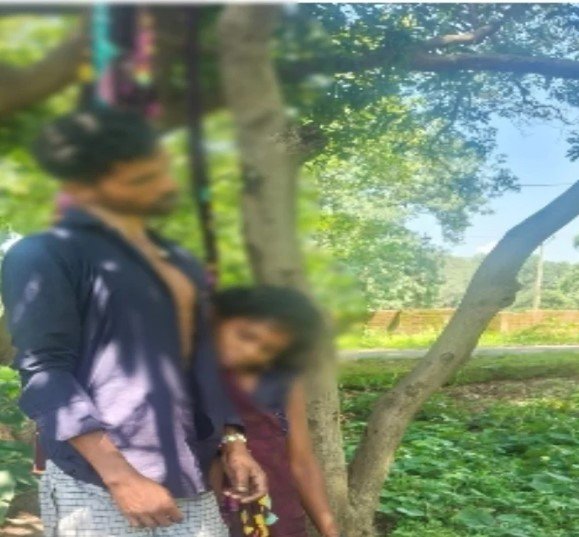 Korba News: एक ही फंदे पर लटकी मिली युवक-युवती की लाश, प्रेम संबंध से जुड़ा होने की आशंका; इलाके में फैली सनसनी