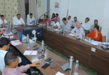 MP News: काम से इंकार पर सेवा समाप्ति तक की कार्रवाई, देवास कलेक्टर का बड़ा एक्शन; 93 पटवारियों को 3 दिन का अल्टीमेटम