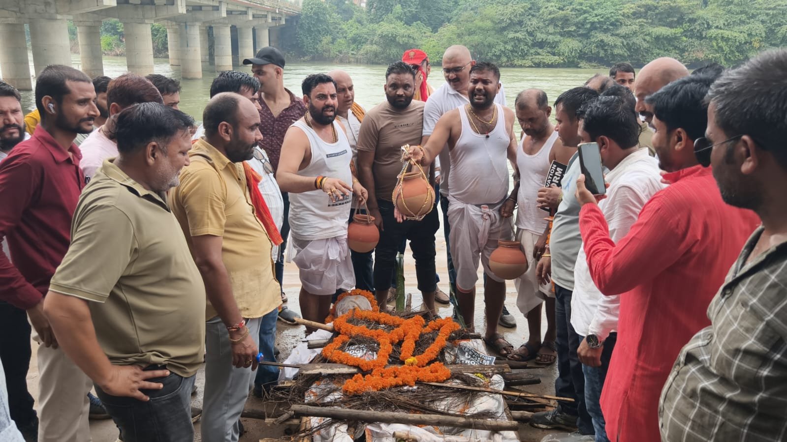 Rewa UGC Rollback Protest: यूजीसी रोलबैक के विरोध में रीवा में अनोखा प्रदर्शन, सवर्ण समाज ने निकाली प्रतीकात्मक अर्थी