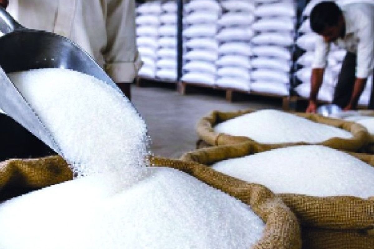 Sugar Stock Limit Rules India Update: चीनी की जमाखोरी और सट्टेबाजी पर सरकार का बड़ा प्रहार, डीलरों के लिए स्टॉक लिमिट घटाकर की गई 2,000 क्विंटल