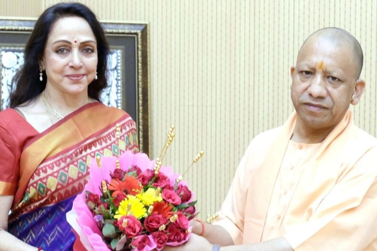 UP Assembly Election 2027 BJP Strategy: उत्तर प्रदेश में ‘श्री राम’ के बाद ‘श्री कृष्ण’ पर दांव, 2027 के लिए सीएम योगी की नई रणनीति ने बढ़ाई सियासी हलचल