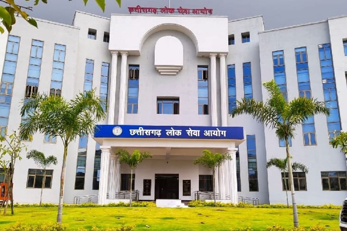 ED Raids Chhattisgarh CGPSC: सीजीपीएससी घोटाला: पूर्व CM के PA के रिश्तेदार के ठिकानों पर छापे, वित्तीय दस्तावेज व डिजिटल डिवाइस जब्त