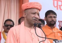 CM Yogi Mathura Speech Attack: ‘बाबर-औरंगजेब को मानने वाले जनता की आस्था का सम्मान नहीं कर सकते’; मथुरा में विपक्ष पर जमकर बरसे CM योगी