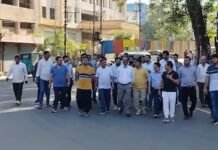 Indore Anant Chaturdashi Preparations: अनंत चतुर्दशी झांकी मार्ग का निगम आयुक्त ने किया पैदल निरीक्षण