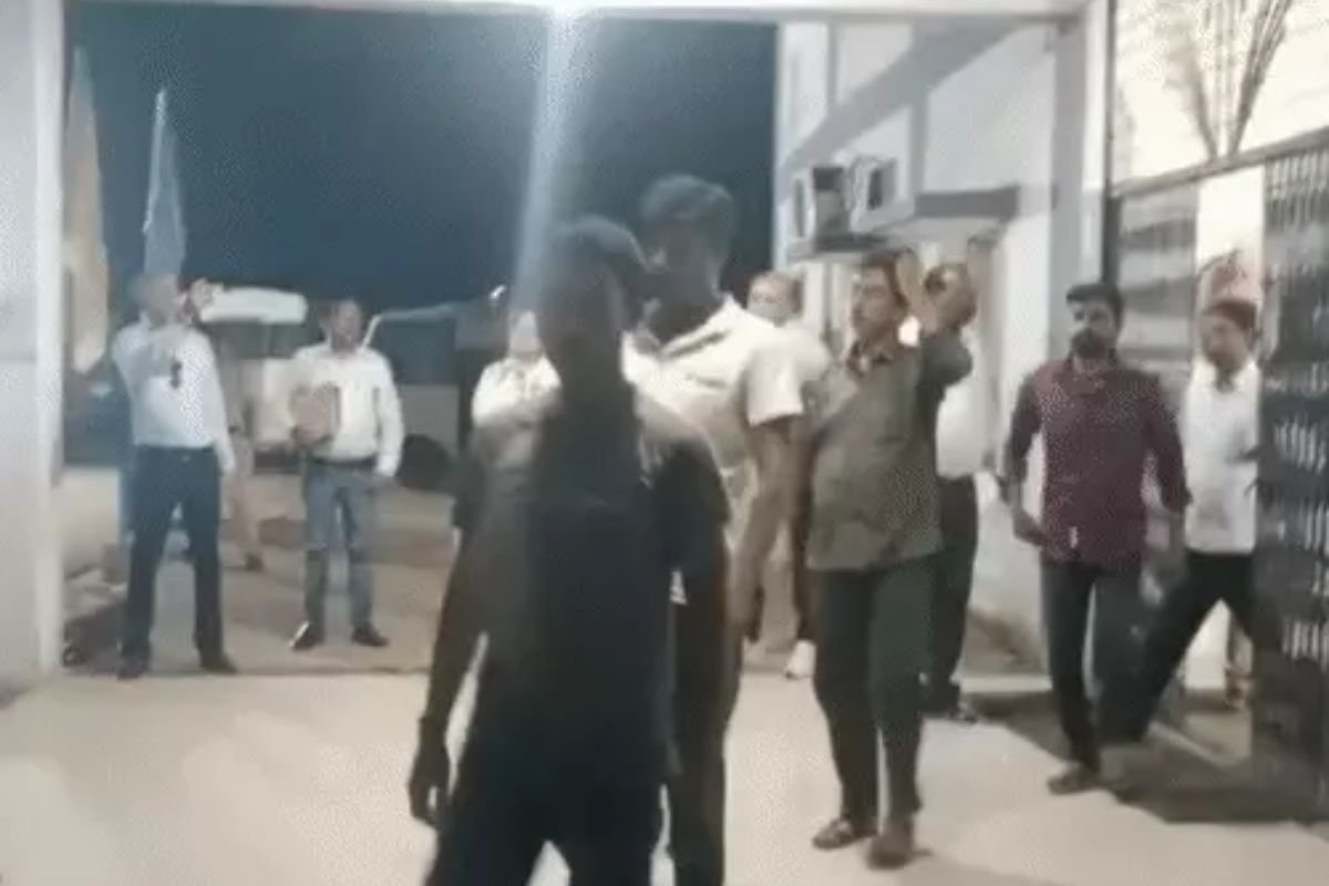 Bilaspur Bangladeshi Suspect Case: बिलासपुर से पकड़े गए 23 संदिग्धों में से 18 निकले भारतीय, 15 दिन बाद रायपुर डिटेंशन सेंटर से रिहा