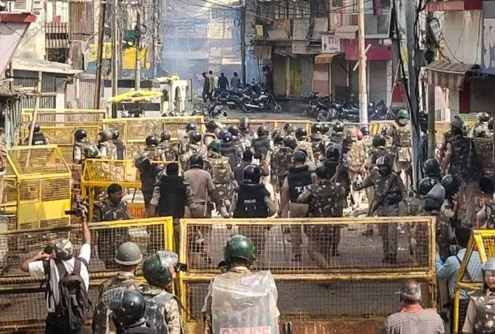 Ujjain News: उज्जैन में शाही मस्जिद को लेकर फिर तनाव, पथराव के बाद पुलिस का लाठीचार्ज; शहर काजी ने की शांति की अपील