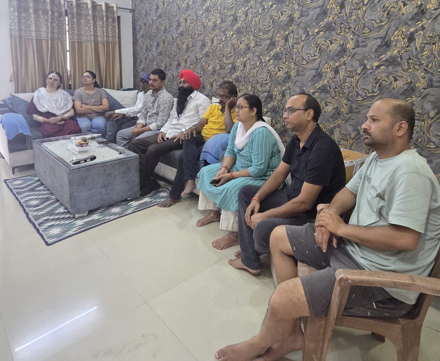 CG News: महावीर नगर में सुना गया मन की बात का 138वां एपिसोड, भाजपा कार्यकर्ताओं और नागरिकों ने लिया हिस्सा
