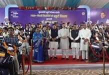 MP News: भोपाल में छात्रों को बड़ी सौगात, CM मोहन यादव ने सौंपी ई-स्कूटी की चाबी; खाते में आएगी राशि
