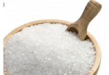 Kitchen Tips: बारिश में चीनी हो जाती है चिपचिपी? स्टोर करने का सही तरीका जानें