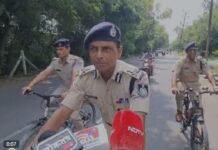 MP News: नो कार डे पर इंदौर में बड़ा संदेश, कलेक्टर टू-व्हीलर और पुलिस कमिश्नर साइकिल से पहुंचे ऑफिस