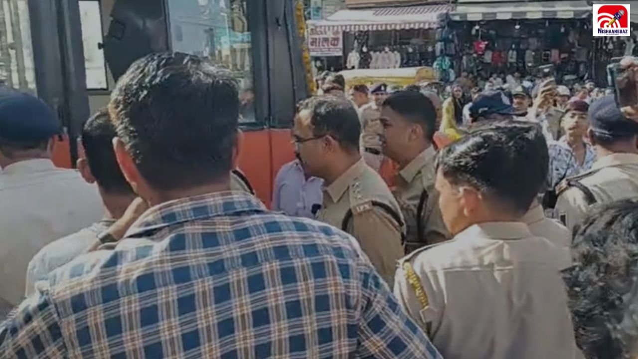 MP News: इंदौर राजवाड़ा में ब्रेक फेल होने से बस बेकाबू, 3 घायल, 1 ने तोड़ा दम