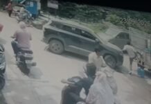MP News: रीवा में पार्किंग विवाद के बाद कार में तोड़फोड़, लात मारते युवक का CCTV वायरल