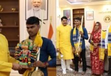 CM हाउस में गूंजा ‘मैंने तेरे ही भरोसे हनुमान’, ‘हनुमान अंश’ के ब्लाइंड सिंगर सुनील लोधी को मिला बड़ा सम्मान