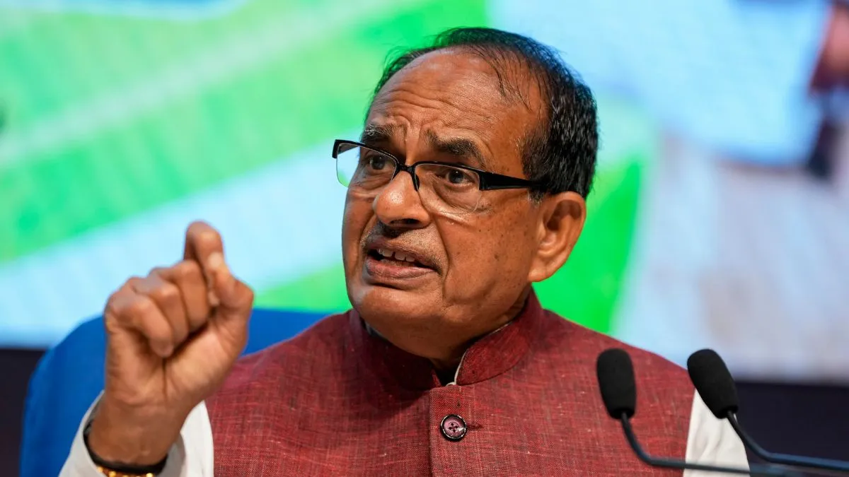 MP News: वेयरहाउस संचालकों से रिश्वत मांगने के आरोप में दो अधिकारी सस्पेंड, शिवराज सिंह चौहान ने लिया एक्शन