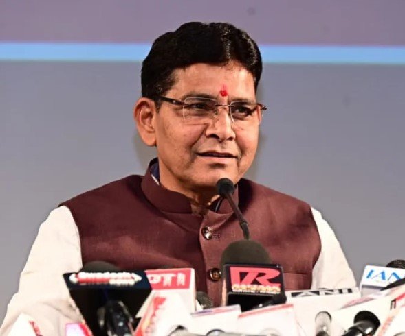 Chhattisgarh News:तहसीलदार के निलंबन पर मंत्री टंकराम वर्मा की दो टूक, बोले- लापरवाही बर्दाश्त नहीं; पटवारियों की हड़ताल पर भी दिया बयान