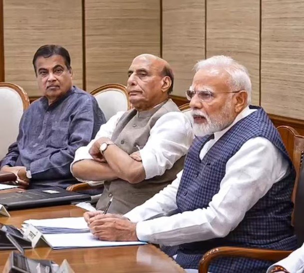 DA Hike 2026: केंद्रीय कर्मचारियों को दिवाली का तोहफा! महंगाई भत्ते में 3 फीसदी बढ़ोतरी, 4 महीने का एरियर भी मिलेगा