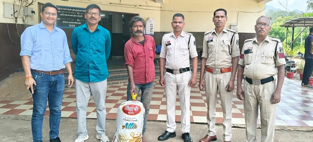 Bacheli News: किरंदुल पुलिस की बड़ी कार्रवाई, घर में बिक्री के लिए रखा 8.4 किलो गांजा जब्त; आरोपी गिरफ्तार