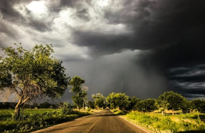 1712898388-rain-in-some-areas-of-madhya-pradesh-chhattisgarh-and-other-states-imd-issued-alert-madhya-pradesh-weather-update-today (2)