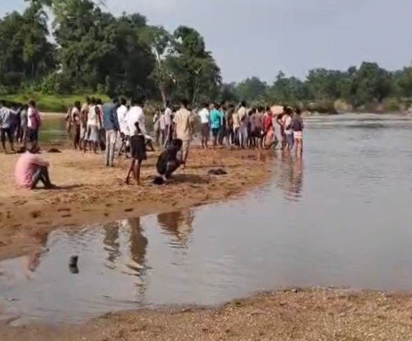 CG News: पिकनिक मनाने पहुंचे दो स्कूली छात्र नदी में बहे, तलाश जारी