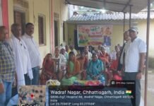 Balrampur News: अंतरराष्ट्रीय वृद्ध दिवस पर वृद्धाश्रम में सेवा पखवाड़ा, बुजुर्गों को कंबल और फल बांटे