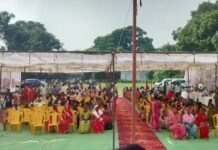 Balrampur News: सेवा संकल्प अभियान के तहत चलगली में लगा सेवा सेतु शिविर, ग्रामीणों की समस्याएं सुनकर किया गया निराकरण Balrampur News