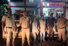 Janjgir-Champa Crime: पुलिस की बड़ी कार्रवाई, पिकअप के टैंकर में छिपाकर ले जा रहे 1000 लीटर अवैध डीजल जब्त; 3 गिरफ्तार Janjgir-Champa Crime