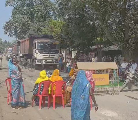 CG News: जर्जर सड़क और धूल से परेशान ग्रामीणों का फूटा गुस्सा, सुतर्रा-बांकीमोंगरा-कटघोरा बाईपास पर चक्काजाम