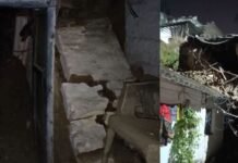 MP News: जबलपुर में अचानक गिरा पुराने मकान का छज्जा, मलबे में फंसे 10 से ज्यादा लोगों का रेस्क्यू