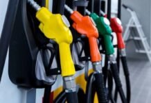 Nayara Energy Price Hike: आम जनता को झटका! पेट्रोल ₹5 और डीजल ₹3 महंगा