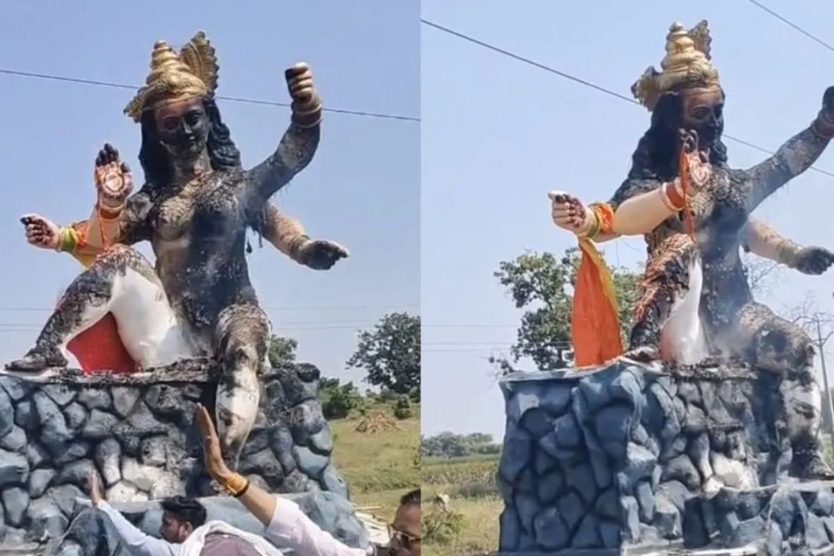 MP Khandwa High Tension Line Accident: हाईटेंशन लाइन से टकराई मां दुर्गा की प्रतिमा, 4 युवक झुलसे