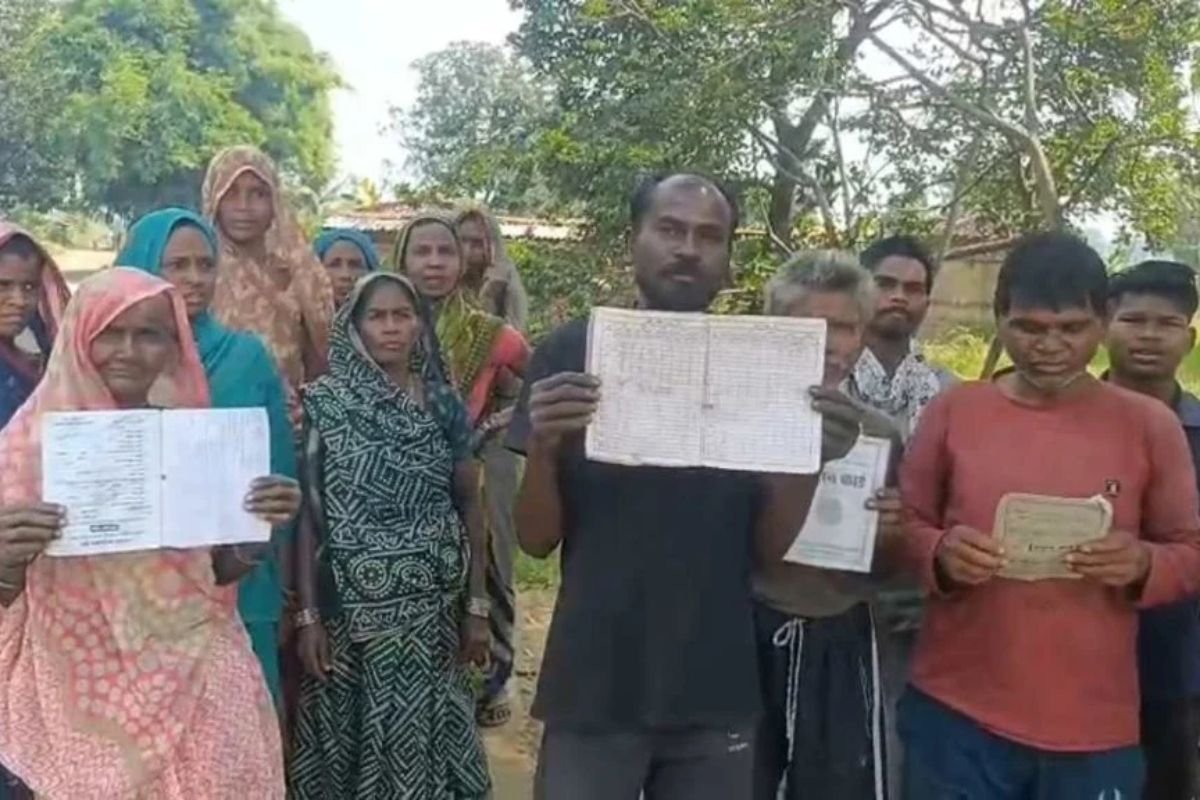 Shahdol Ration Scam Exposed: शहडोल के छतई गांव में बड़ा फर्जीवाड़ा, 300 परिवारों का दो महीने का अनाज गायब होने से मचा हड़कंप