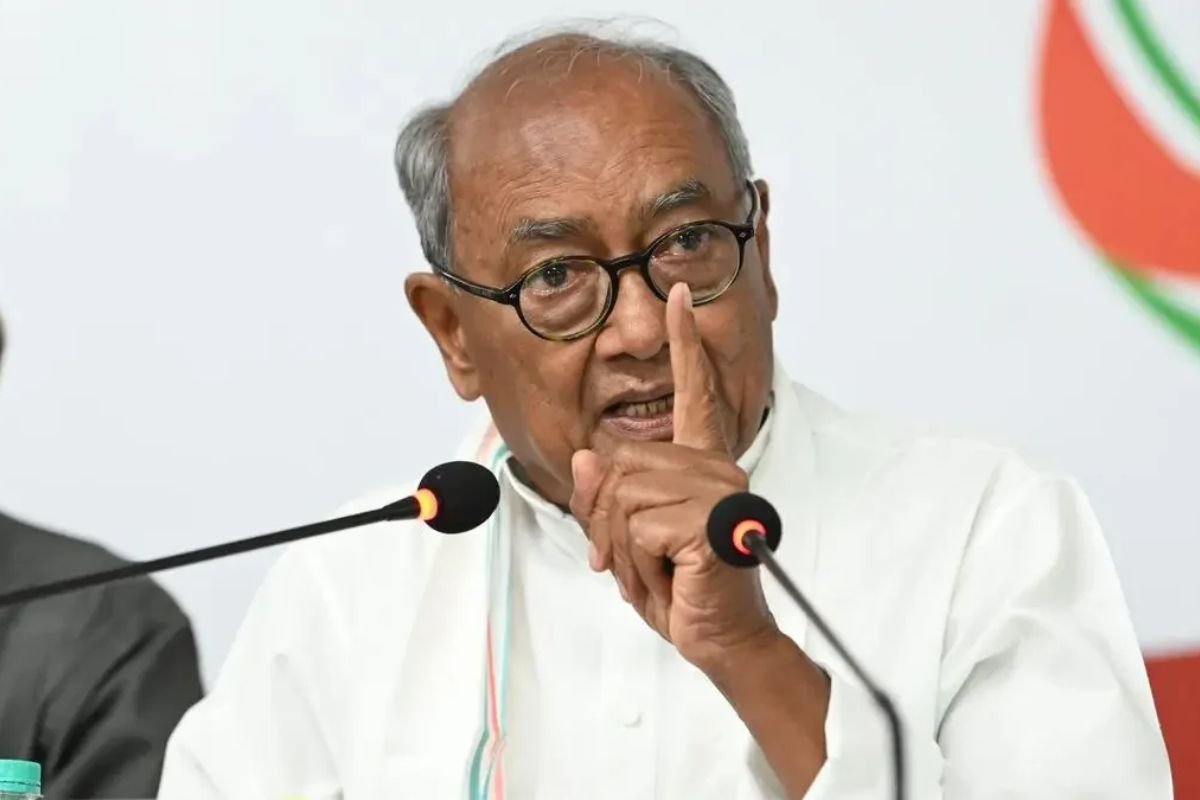 Digvijaya Singh On Hindutva Row: “हिंदुत्व से समाज में कटुता फैलती है”, इंदौर में दिग्विजय सिंह के विवादित बयान से मचा भारी बवाल