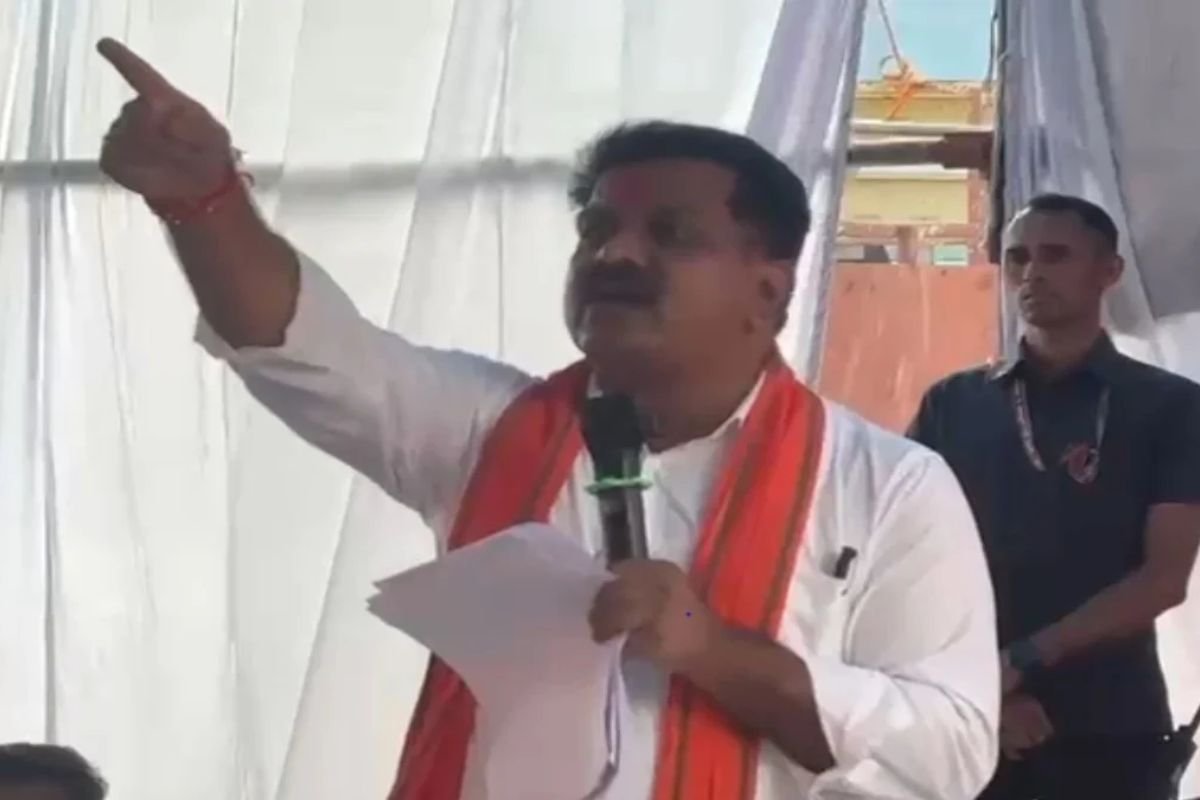 Kawardha SIR Controversy: “कुवैत में बैठे पठान का नाम यहां कैसे जुड़ा?”—कवर्धा में डिप्टी सीएम विजय शर्मा के वायरल बयान से गरमाई छत्तीसगढ़ की सियासत