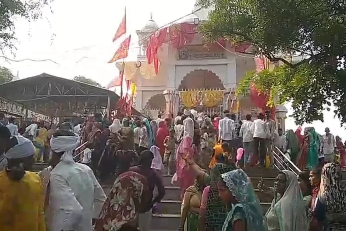 Tikamgarh Bagaj Mata Temple: बुंदेलखंड का वह चमत्कारी सिद्धपीठ, जहां बिना किसी दवा के उतर जाता है सांप और बिच्छू का जहर