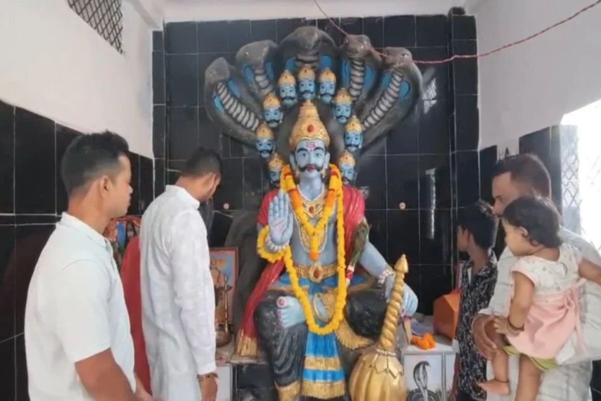 Indore Ravana Temple Priest Petition: रावण दहन से बारिश का कनेक्शन? इंदौर के पुजारी ने हाईकोर्ट में लगाई गुहार, पुतले जलाने पर रोक लगाने की मांग