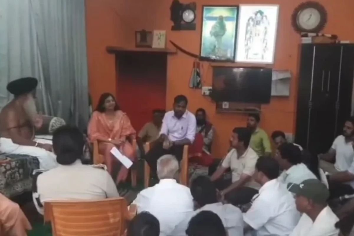 Omkareshwar Encroachment Dispute: ओंकारेश्वर में एक महीने तक टला बुलडोजर का एक्शन,मैराथन बैठक के बाद बड़ा फैसला