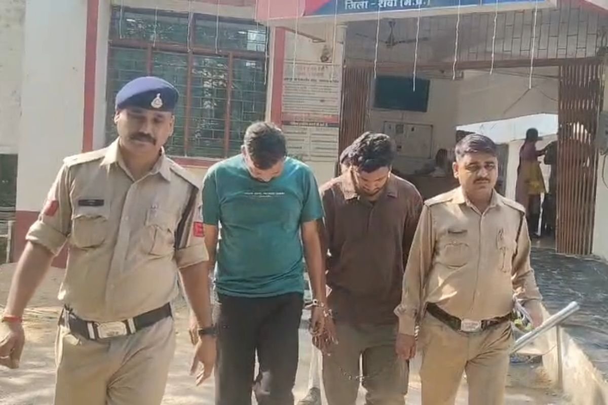 Rewa Theft Case: एक करोड़ के जेवर चोरी मामले में महिला का बेटा और उसका दोस्त गिरफ्तार