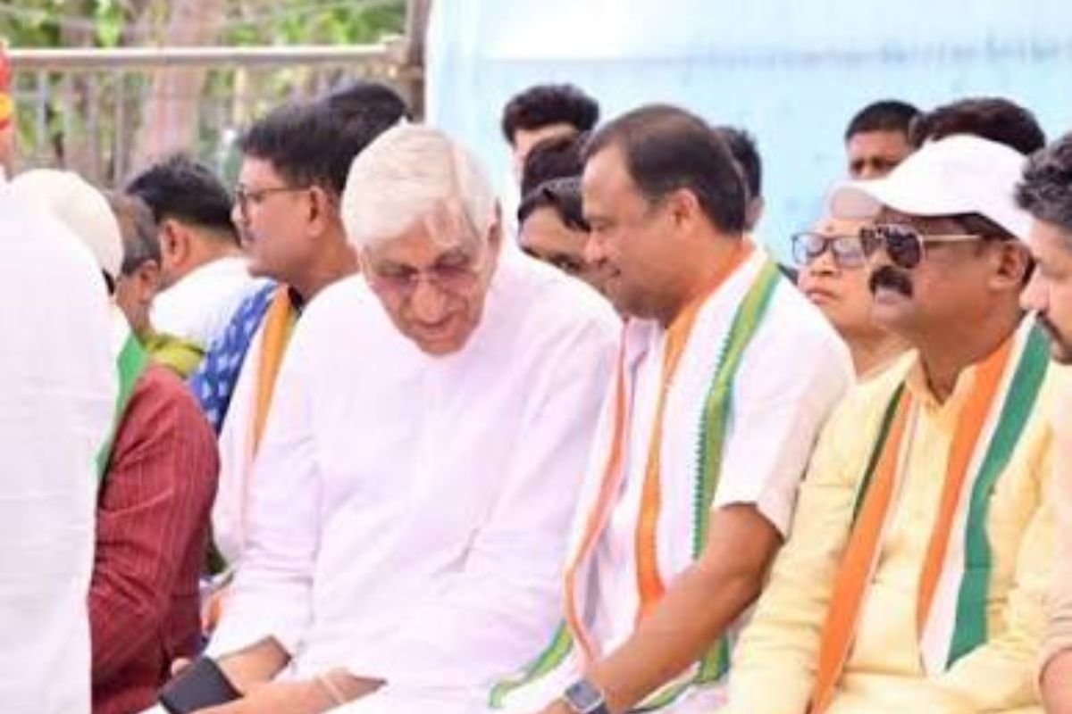 CG Political Buzz: टीएस सिंहदेव के बाद अब दीपक बैज अचानक पहुंचे दिल्ली, छत्तीसगढ़ कांग्रेस में तेज हुईं सियासी सरगर्मियां