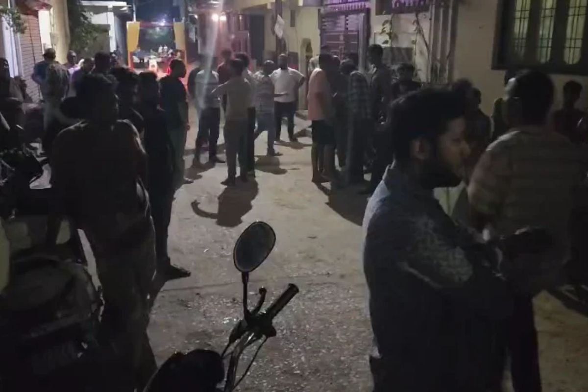 City Kotwali Rewa News: नशे के अवैध कारोबार और खुलेआम गुंडागर्दी के खिलाफ आक्रोश, थाने पहुंचे मोहल्लेवासी