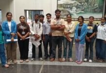 Rewa Paramedical Protest: रीवा में पैरामेडिकल छात्रों का कलेक्ट्रेट पर प्रदर्शन, 9 सूत्रीय मांगों को लेकर कलेक्टर को सौंपा ज्ञापन