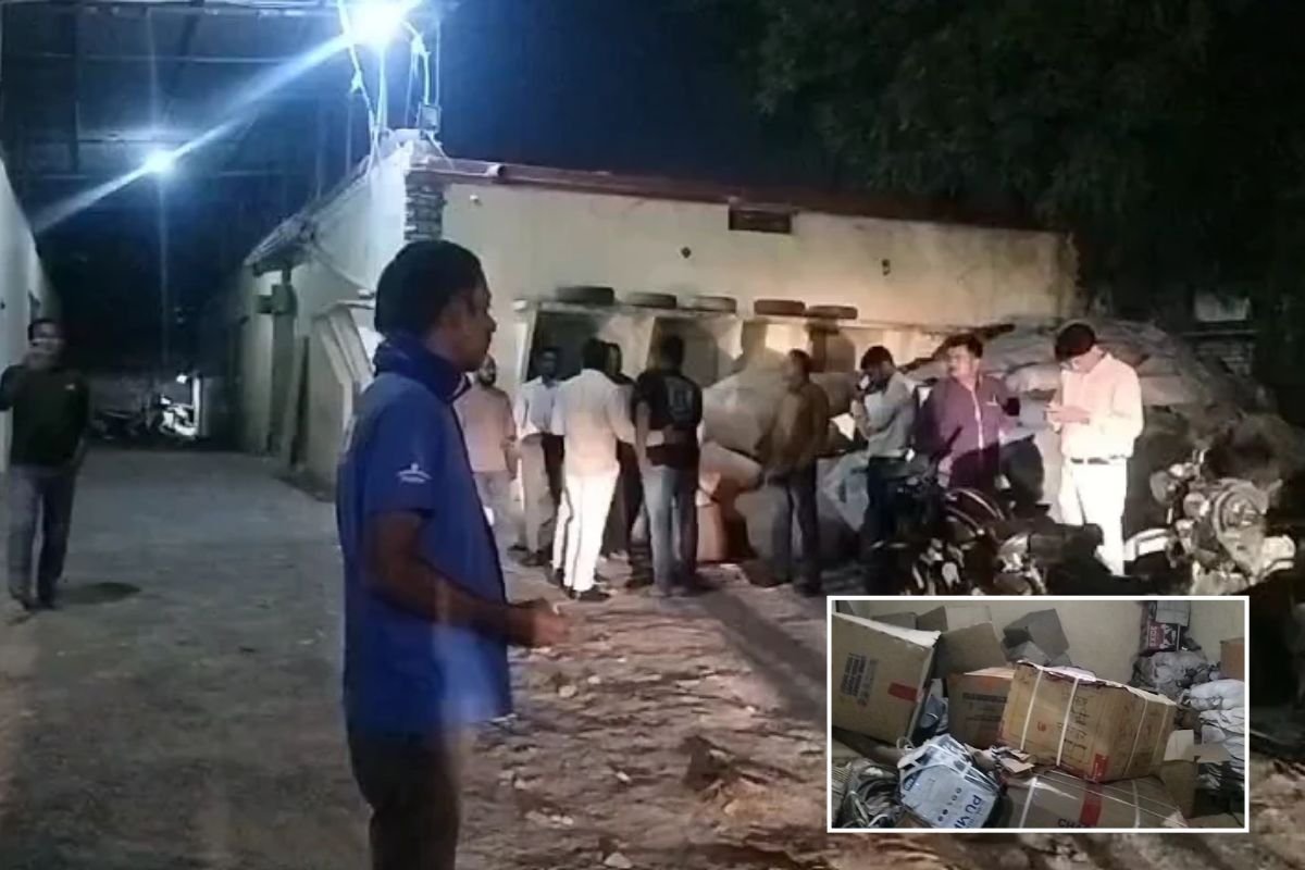 Chhatarpur Illegal Firecracker Raid: छतरपुर में अवैध पटाखों के गोदाम पर बड़ी कार्रवाई, सिटी सेंटर गार्डन के सामने भारी मात्रा में पटाखे बरामद
