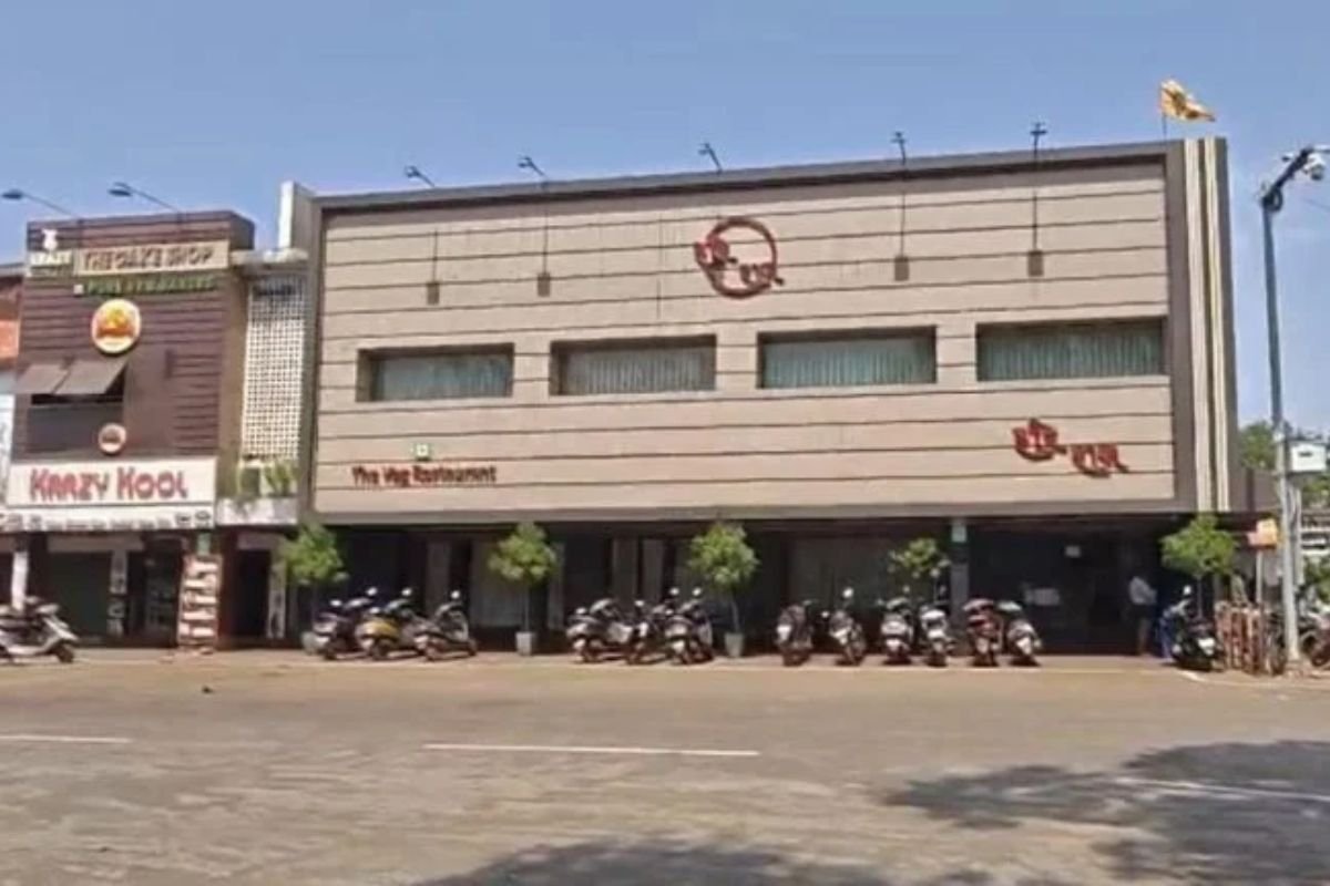 Hotel Spy Camera Scandal: भिलाई के सिविक सेंटर स्थित होटल हरिराज के बाथरूम में मिला स्पाई कैमरा, युवती की नजर पड़ने पर हुआ सनसनीखेज खुलासा