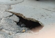 Indore Road Collapse Again: इंदौर के परदेशीपुरा इलाके में फिर धंसी सड़क, ड्रेनेज लाइन और निर्माण कार्यों की गुणवत्ता पर उठे गंभीर सवाल