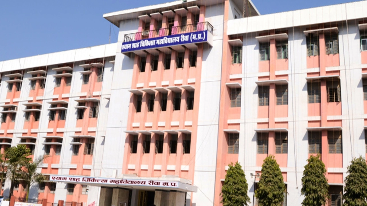 Medical Negligence Protest And Death: कंधे के ऑपरेशन में रॉड-प्लेट डालने के नाम पर 50 हजार मांगने का आरोप, आत्महत्या की चेतावनी देने वाली महिला की मौत