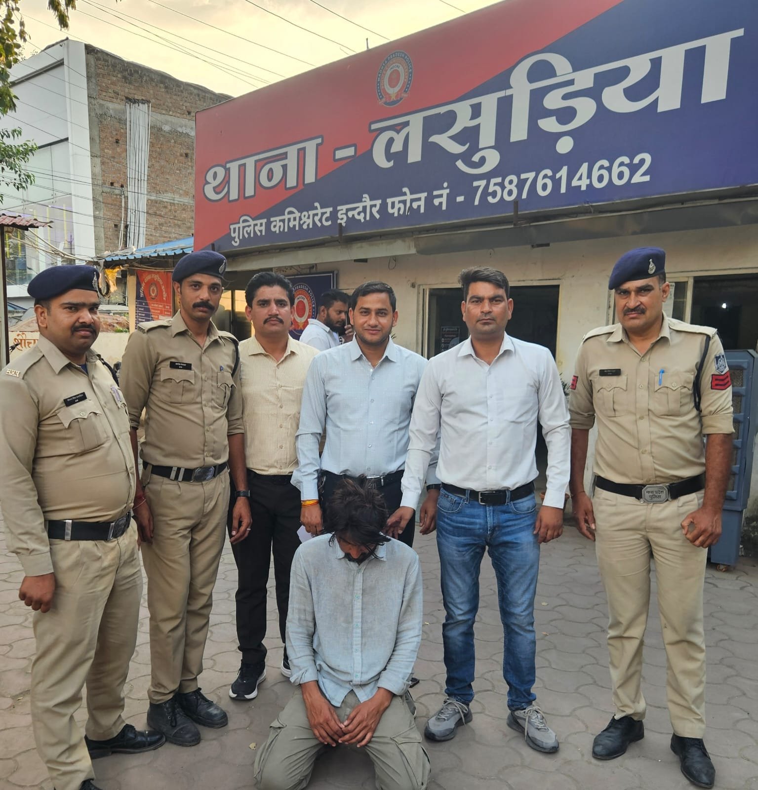 Indore Lasudia Girlfriend House Theft: सरपंच बनने की चाह में प्रेमिका के घर डेढ़ करोड़ की चोरी, आरोपी गिरफ्तार